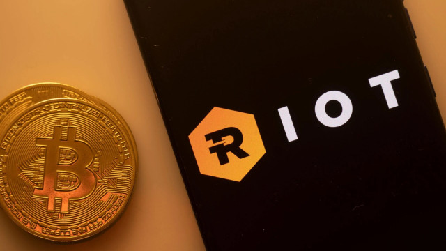 Riot Platforms Moves Another $39M in Bitcoin to NYDIG