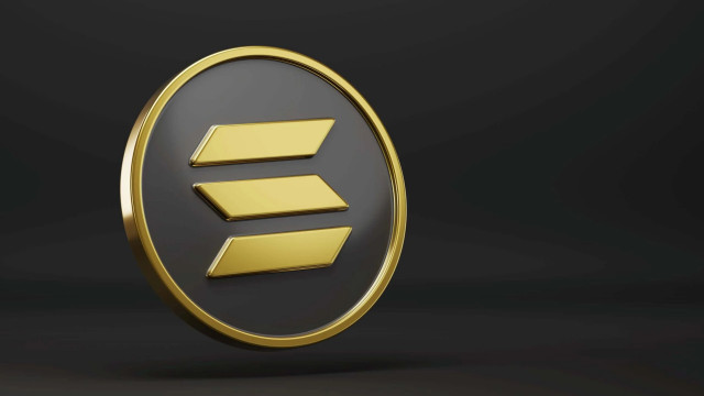 Solana (SOL) Price Analysis: Crypto Analyst Flags $45–$75 Accumulation Zone Amid Record ETF Outflows