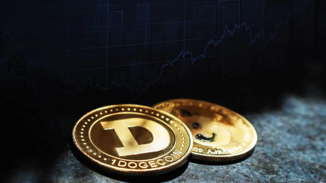Dogecoin (DOGE) Price Drops 5% as Large Holders Accumulate During Correction