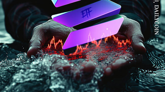 Grayscale Insiders Cut XRP & Solana ETF Exposure As Market Wobbles