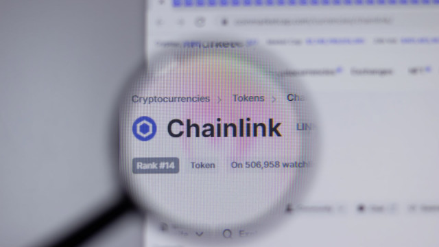 Chainlink Whale Breaks Month-Long Buying Streak With $9.2 Million Move to Coinbase