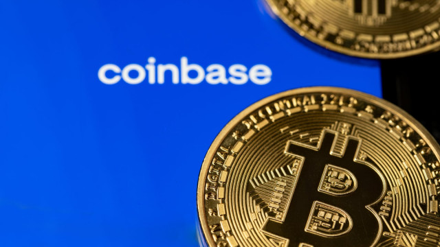 Why the AI Boom Won't Crash Bitcoin: Coinbase CEO Debunks Key Mining Myth
