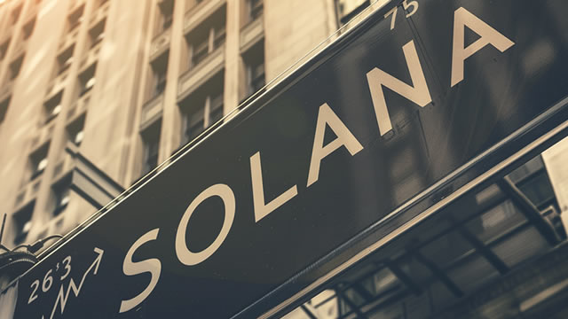 SOL Price Faces Key Support Amid Solana's Rapid Network Expansion