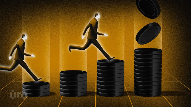 Wall Street Braces as Bitcoin Goes Public for the First Time | US Crypto News