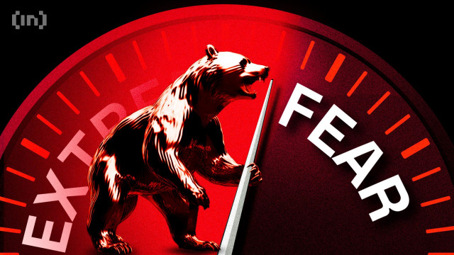 Experts Reveal 3 Smart Strategies for Buying Altcoins Amid November Fear