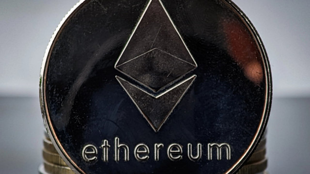 First Time in History? Ethereum (ETH) Nears Third Straight Red Quarter
