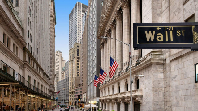 Major Stock Indexes Break Winning Streak Amid Rising Treasury Yields and Bitcoin Rally