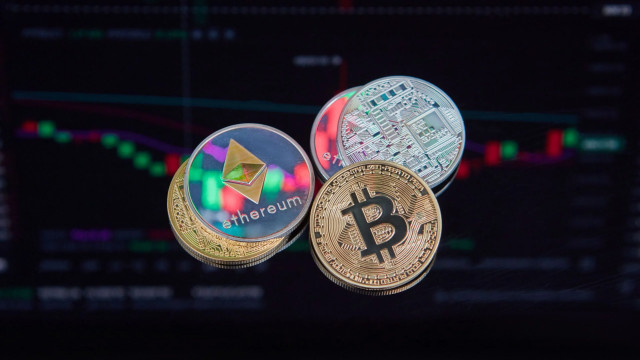Nuovi modelli di intelligenza artificiale e modifiche normative definiscono le sfide del trading di criptovalute nel 2026