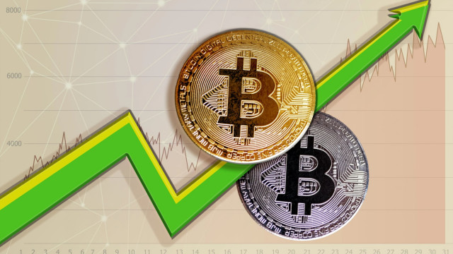 Bitcoin Paradox: Why Big Holders Taking Losses Signal Market Bottom