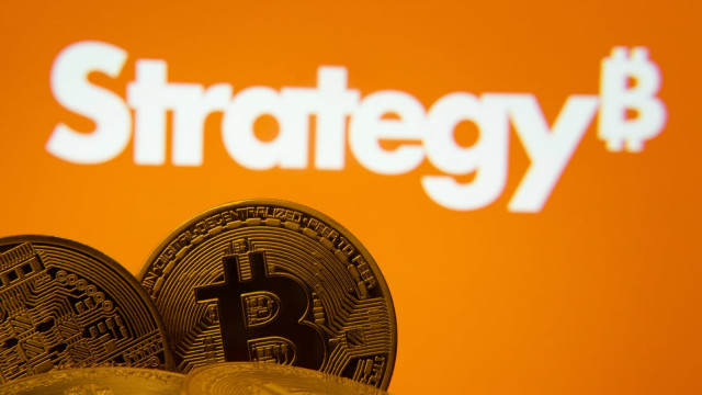 Bitcoin Bull Saylor Claims MSTR Stock Beats Apple and Nvidia in Market Buzz