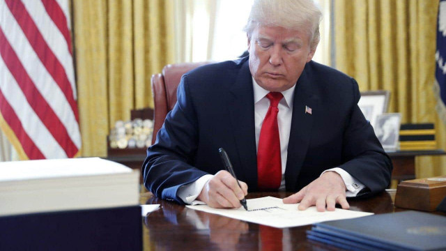 Trump Says Bitcoin Purchases Remain Under Review