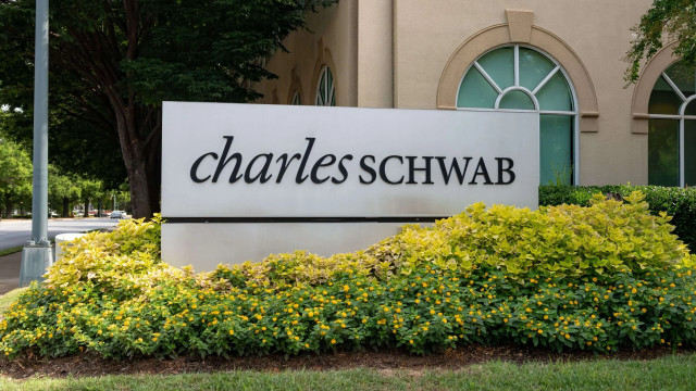 Schwab Crypto Expands: Solana, Avalanche, and Chainlink Coming Soon