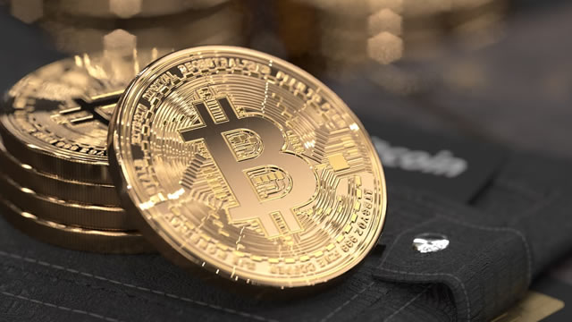 MSTR Shares Fall as MicroStrategy Weighs Potential Bitcoin Sale