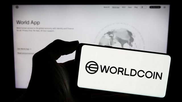 Worldcoin Surges 15% as On-Chain Activity Hits 2026 Highs Amid DeFi Integration