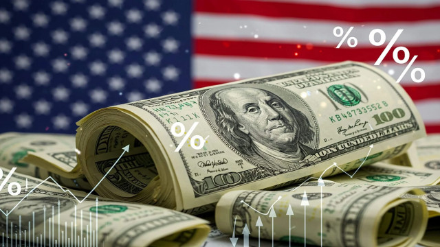 الدولار الأمريكي يرتفع إلى أعلى مستوى له منذ شهرين وسط الاضطرابات في الشرق الأوسط وعمليات بيع العملات المشفرة