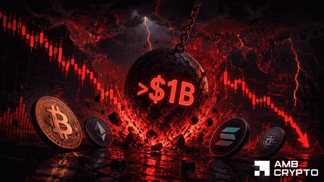 Bitcoin falls below $60K as ETF outflows and $1.48B liquidations fuel crypto selloff