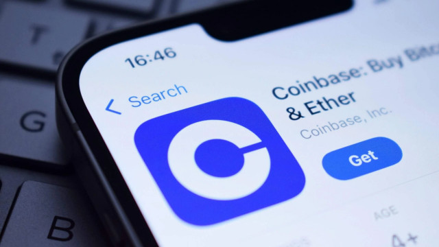 Coinbase (COIN), Strategy, and Robinhood Stocks Soar as Bitcoin Surges Past $74,000